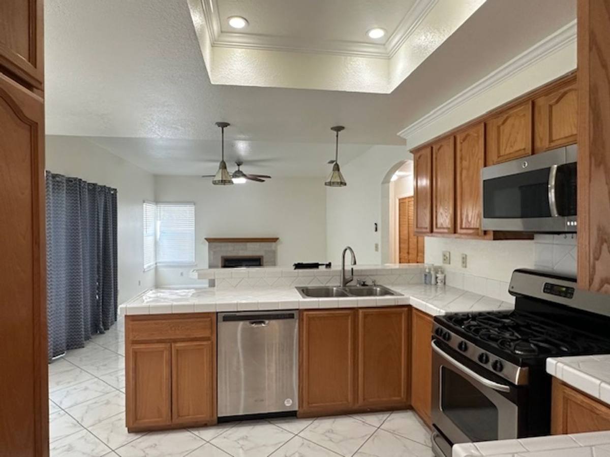 House for rent at 33 Orange St, Woodland, CA 95695