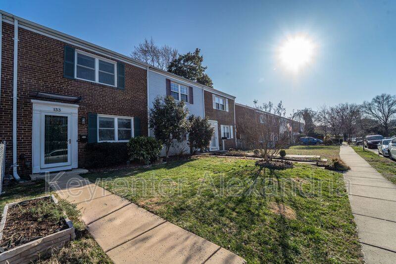 Townhouse for rent at 133 Mount Vernon Ave, Alexandria, VA 22301