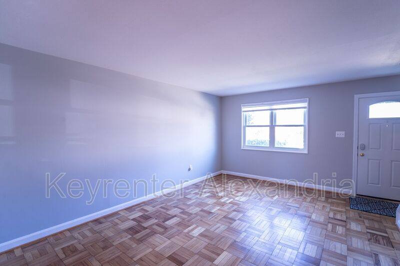 Townhouse for rent at 133 Mount Vernon Ave, Alexandria, VA 22301