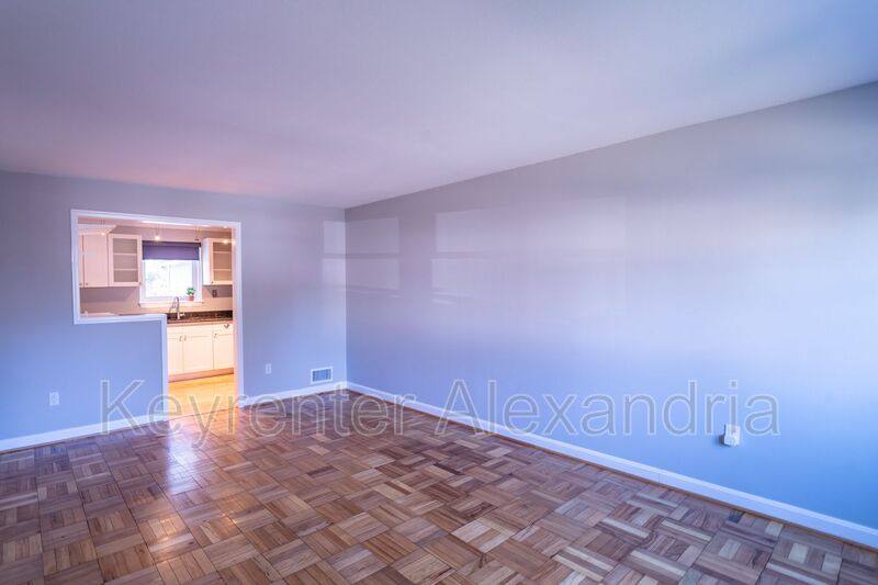 Townhouse for rent at 133 Mount Vernon Ave, Alexandria, VA 22301