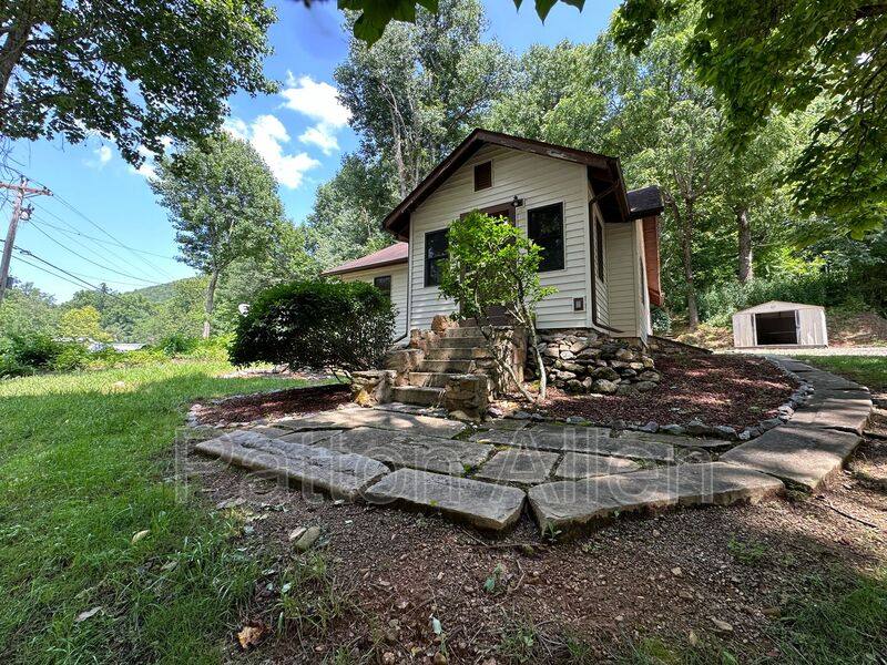 House for rent at 267 Davis Creek Rd, Candler, NC 28715