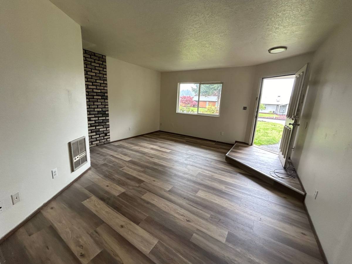 Apartment for rent at 132 Tilla Dr, Kelso, WA 98626