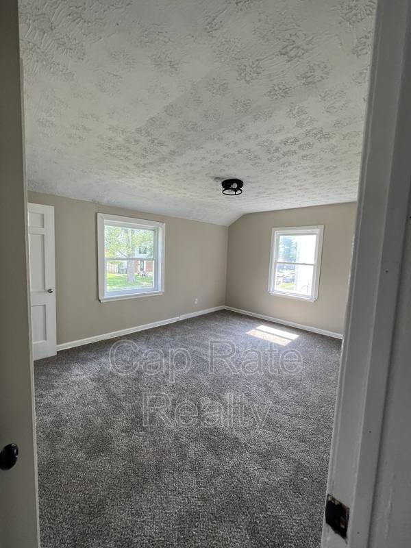 Townhouse for rent at 59 N Waverly St, Columbus, OH 43213