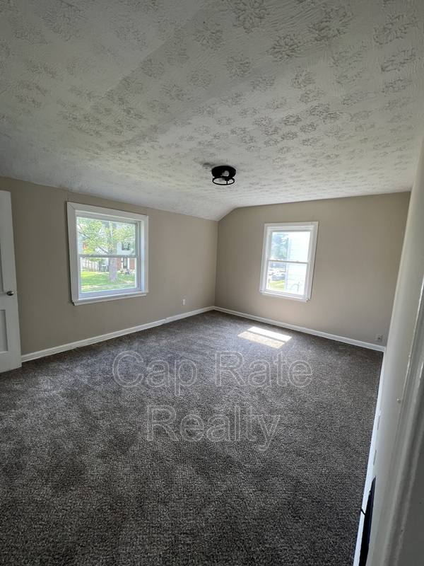 Townhouse for rent at 59 N Waverly St, Columbus, OH 43213