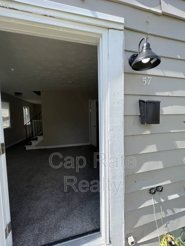 Townhouse for rent at 57 N Waverly St, Columbus, OH 43213