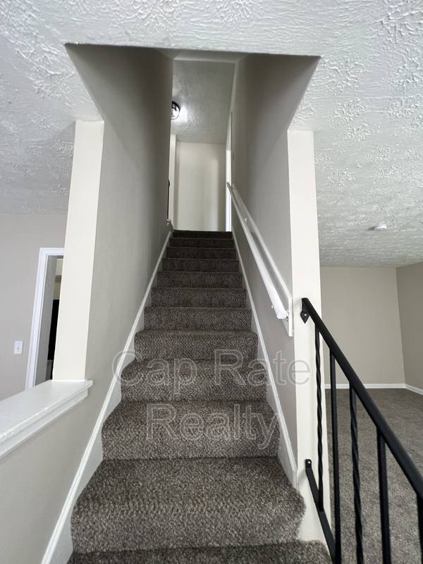 Townhouse for rent at 57 N Waverly St, Columbus, OH 43213