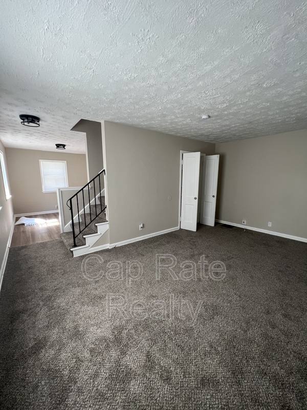 Townhouse for rent at 57 N Waverly St, Columbus, OH 43213