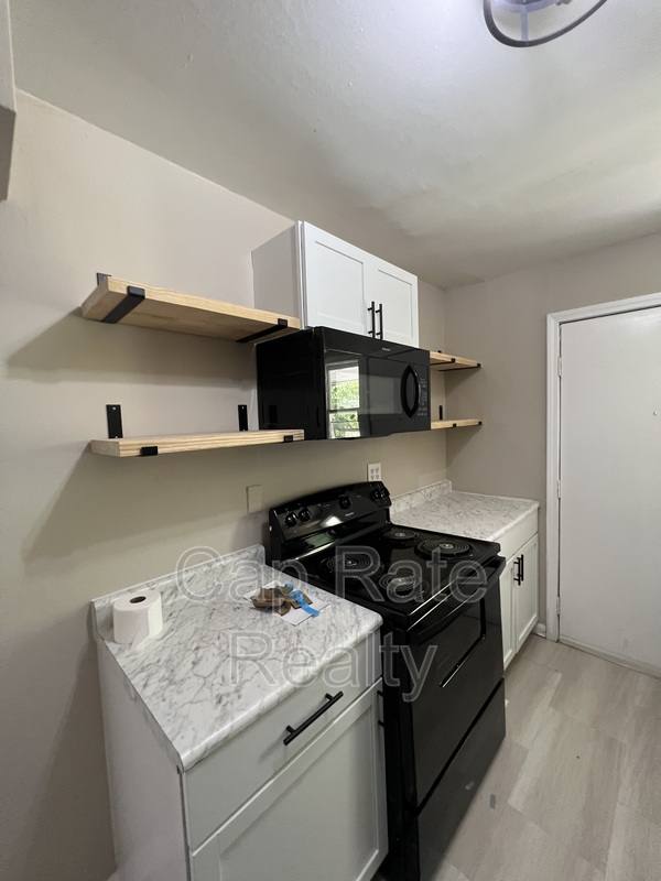 Townhouse for rent at 57 N Waverly St, Columbus, OH 43213