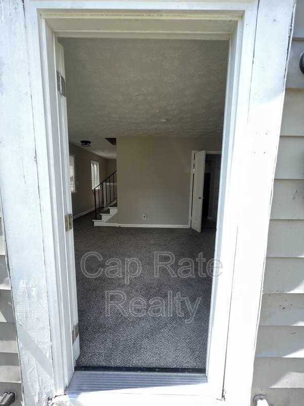 Townhouse for rent at 57 N Waverly St, Columbus, OH 43213