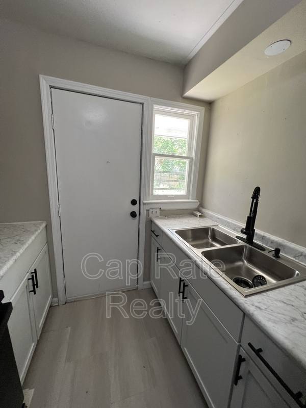 Townhouse for rent at 57 N Waverly St, Columbus, OH 43213
