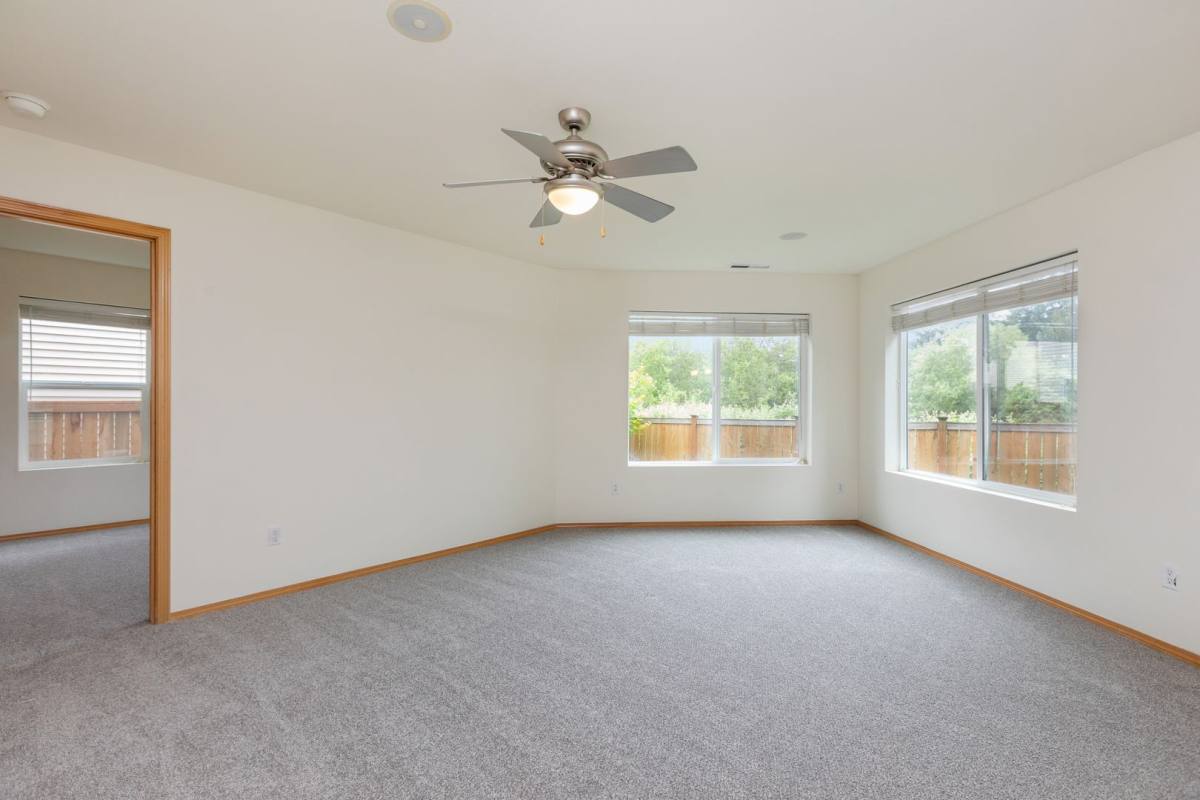 House for rent at 19104 13th Ave SE, Bothell, WA 98012
