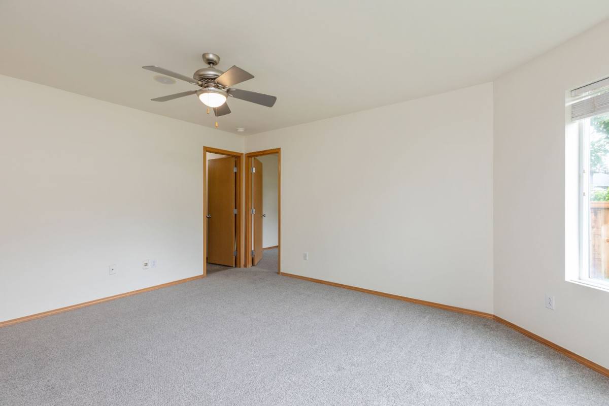 House for rent at 19104 13th Ave SE, Bothell, WA 98012