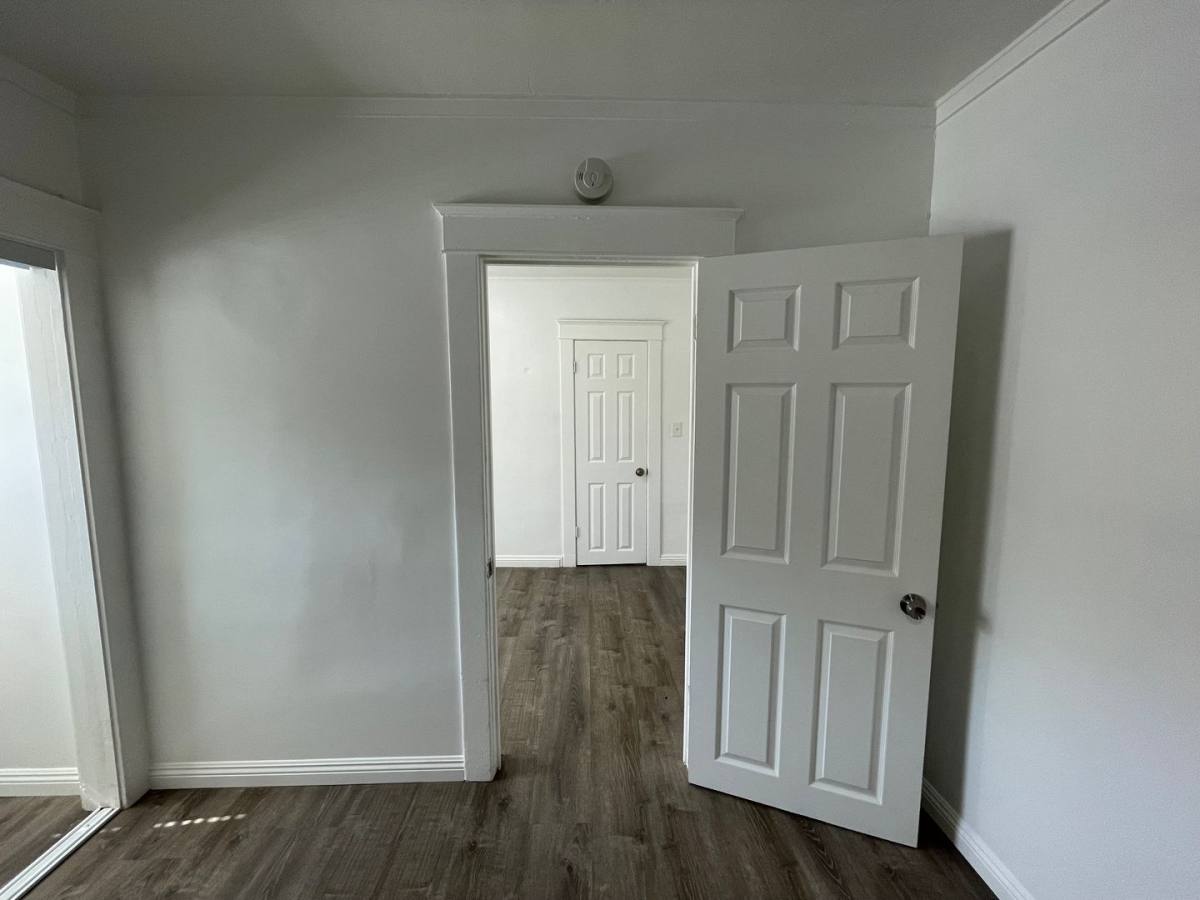 Apartment for rent at 417 W 10th St, Long Beach, CA 90813