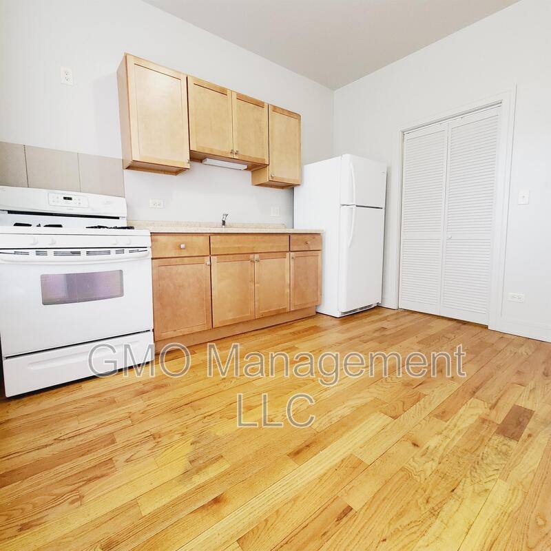 Apartment for rent at 4048 W Lexington St #2, Chicago, IL 60624