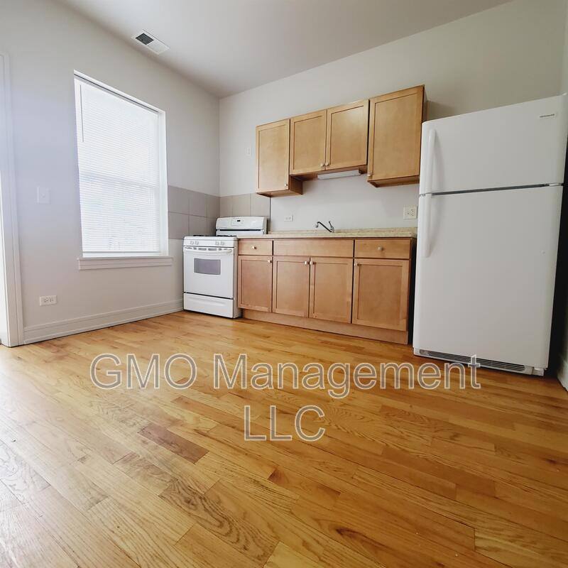 Apartment for rent at 4048 W Lexington St #2, Chicago, IL 60624