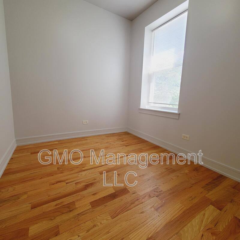 Apartment for rent at 4048 W Lexington St #2, Chicago, IL 60624