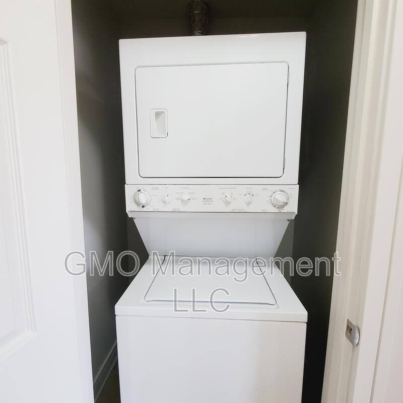 Apartment for rent at 4048 W Lexington St #2, Chicago, IL 60624
