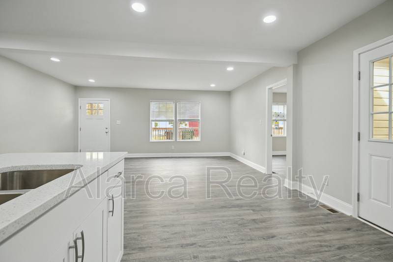 House for rent at 1219 Skyview Rd, Charlotte, NC 28208
