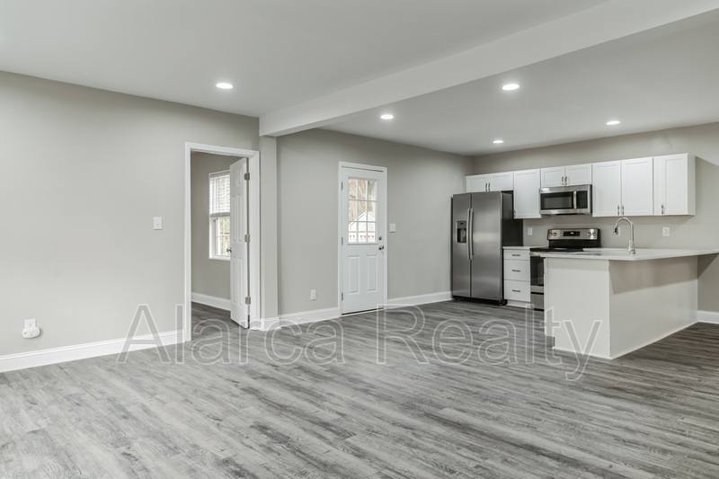 House for rent at 1219 Skyview Rd, Charlotte, NC 28208