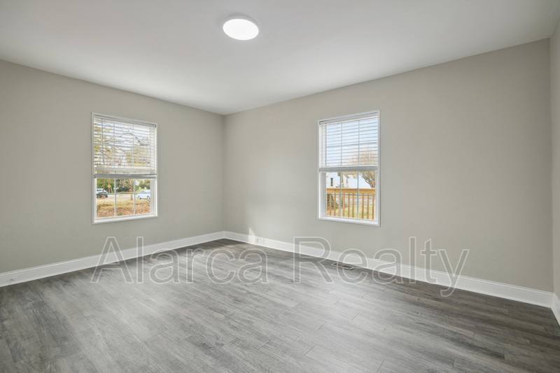 House for rent at 1219 Skyview Rd, Charlotte, NC 28208