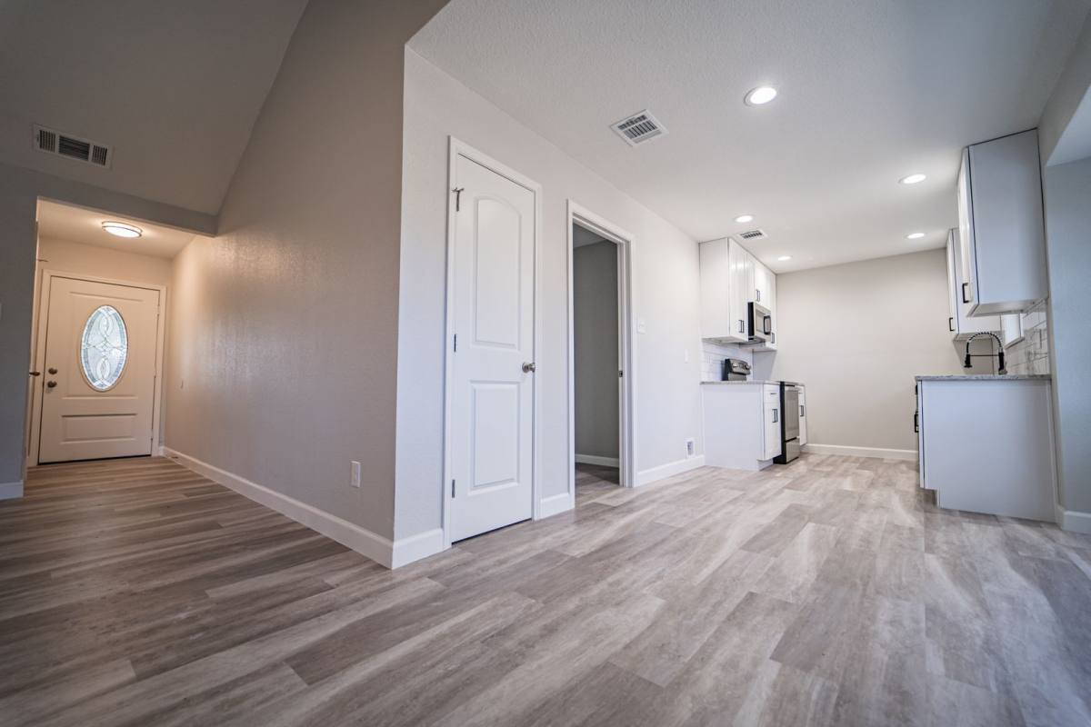 House for rent at 5866 Cliff Path, San Antonio, TX 78250