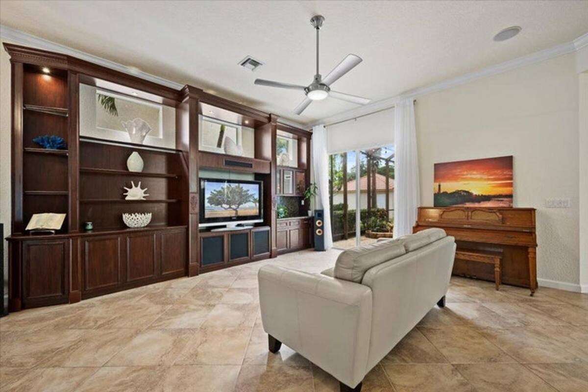 House for rent at 8203 Calterra Dr, Palm Beach Gardens, FL 33418