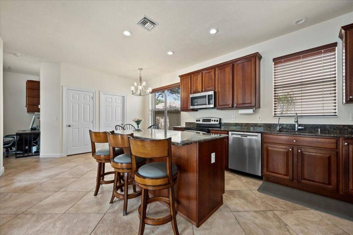House for rent at 8203 Calterra Dr, Palm Beach Gardens, FL 33418