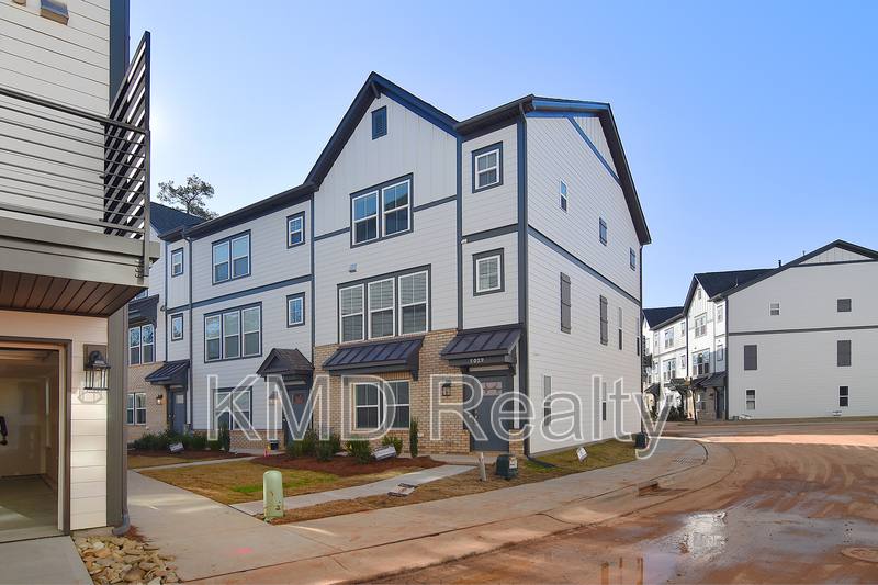 Townhouse for rent at 5029 Nestling Spring St, Charlotte, NC 28205