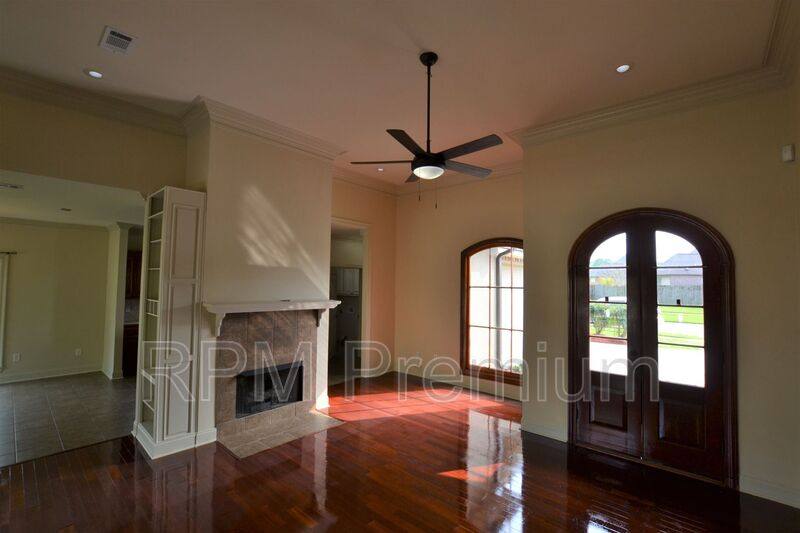 House for rent at 2691 Woodbend Ave, Zachary, LA 70791