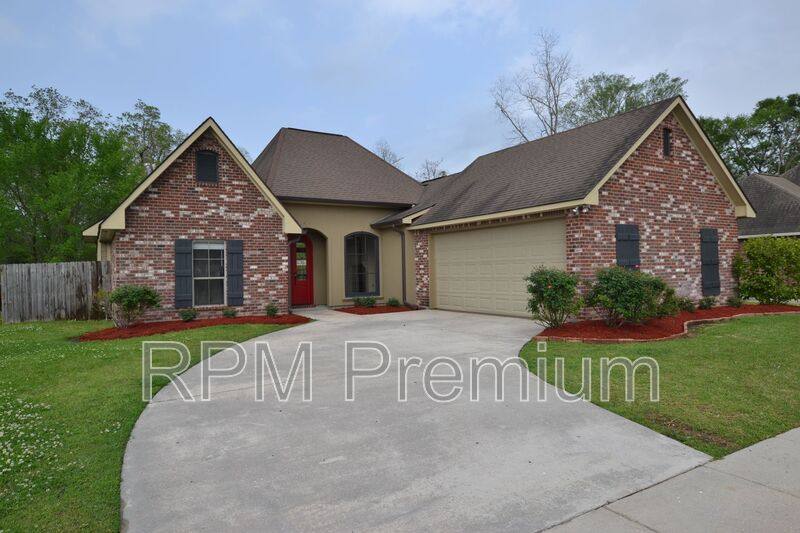 House for rent at 2691 Woodbend Ave, Zachary, LA 70791