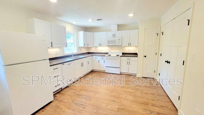 House for rent at 229 Oakcrest Dr, Wilmington, NC 28403