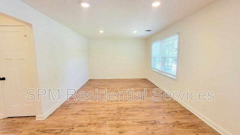 House for rent at 229 Oakcrest Dr, Wilmington, NC 28403