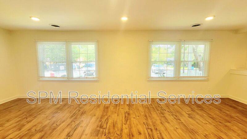 House for rent at 229 Oakcrest Dr, Wilmington, NC 28403