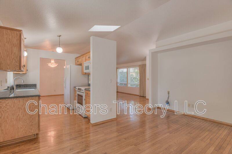 House for rent at 20750 Will Scarlet Lane, Bend, OR 97702