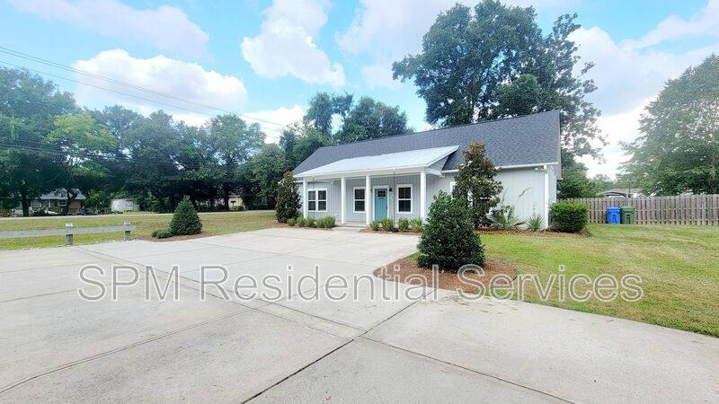House for rent at 5047 Wrightsville Ave, Wilmington, NC 28403