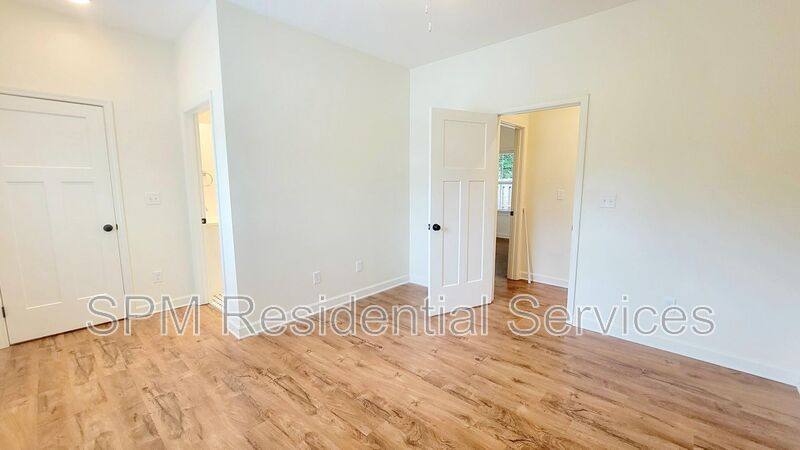 House for rent at 5047 Wrightsville Ave, Wilmington, NC 28403