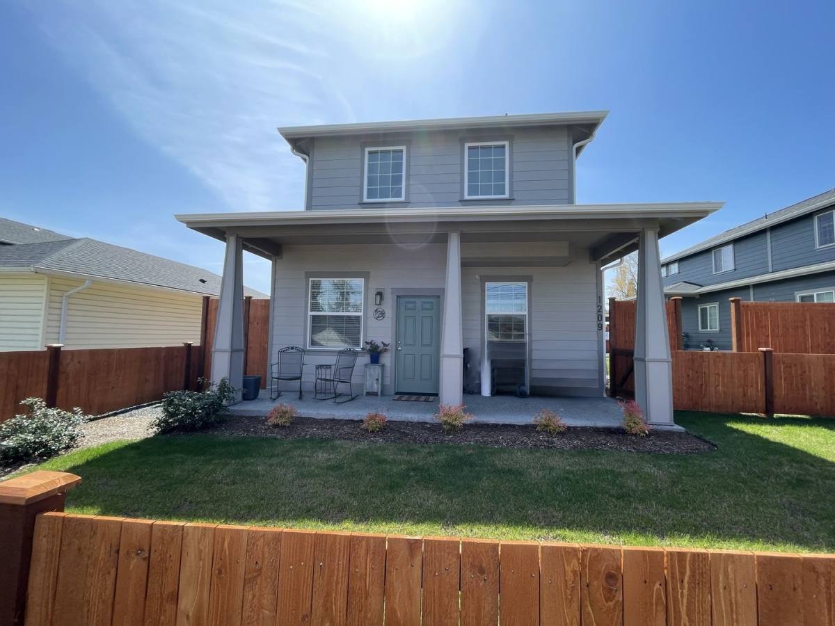 Apartment for rent at 1209 - 1223 32nd St, Anacortes, WA 98221