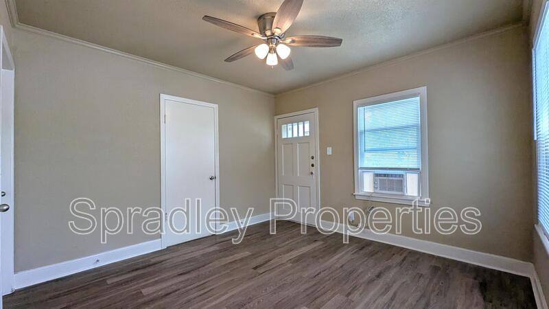 House for rent at 8 N 25th St, Temple, TX 76504