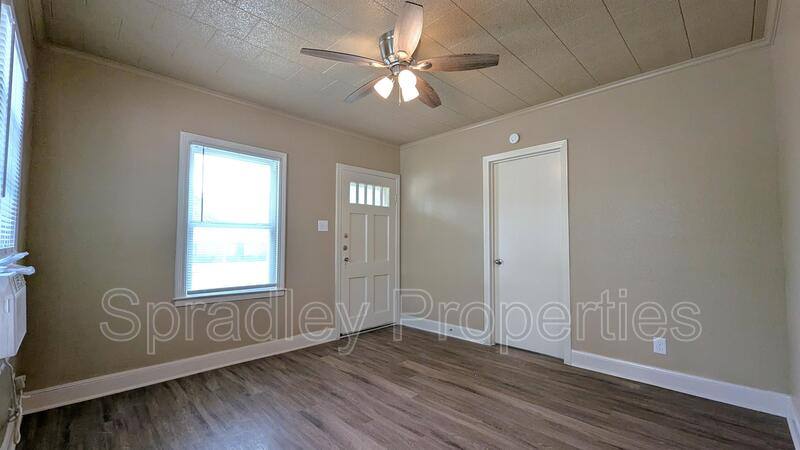 House for rent at 8 N 25th St, Temple, TX 76504