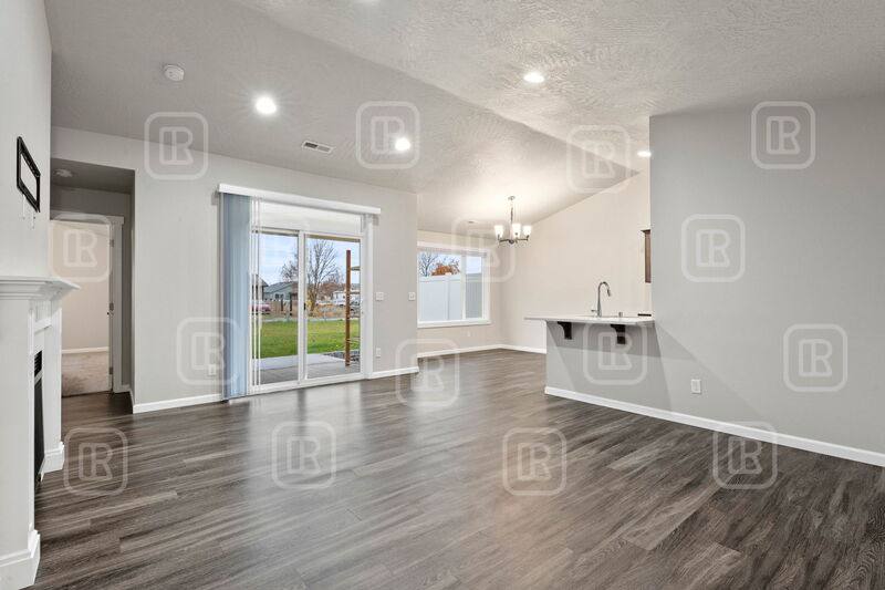 Apartment for rent at 17020 E Knox Lane, Greenacres, WA 99016