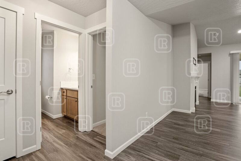 Apartment for rent at 17020 E Knox Lane, Greenacres, WA 99016