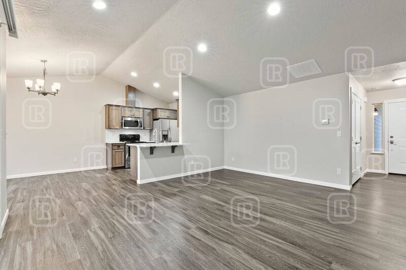Apartment for rent at 17020 E Knox Lane, Greenacres, WA 99016