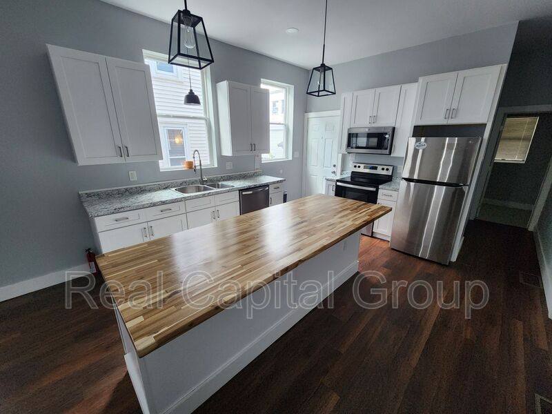 Apartment for rent at 1527 - 1529 Foster Ave, Schenectady, NY 12308
