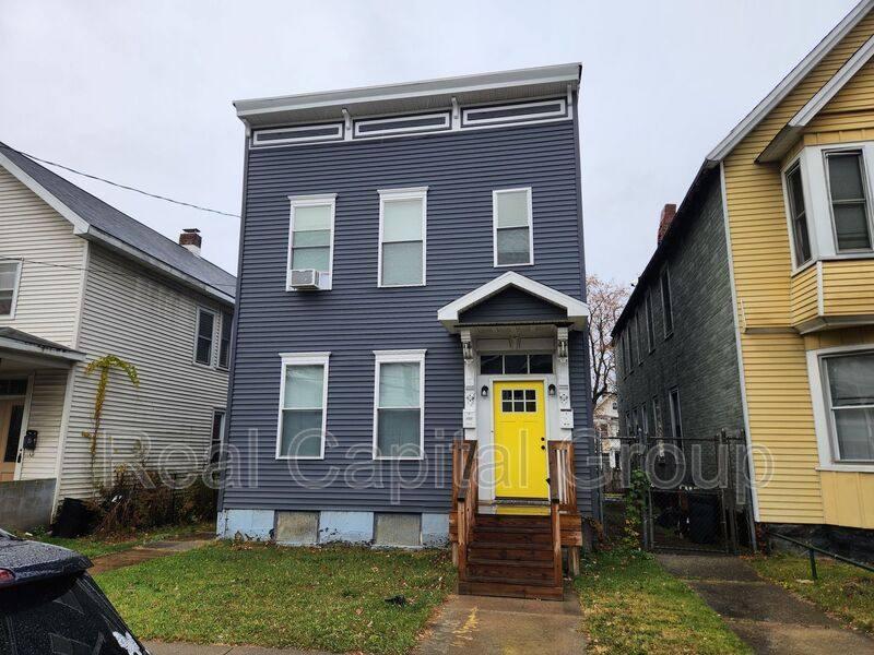 Apartment for rent at 1527 - 1529 Foster Ave, Schenectady, NY 12308