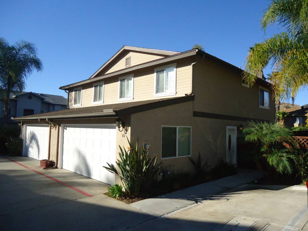 Townhouse for rent at 1133 Persimmon Ave, El Cajon, CA 92021