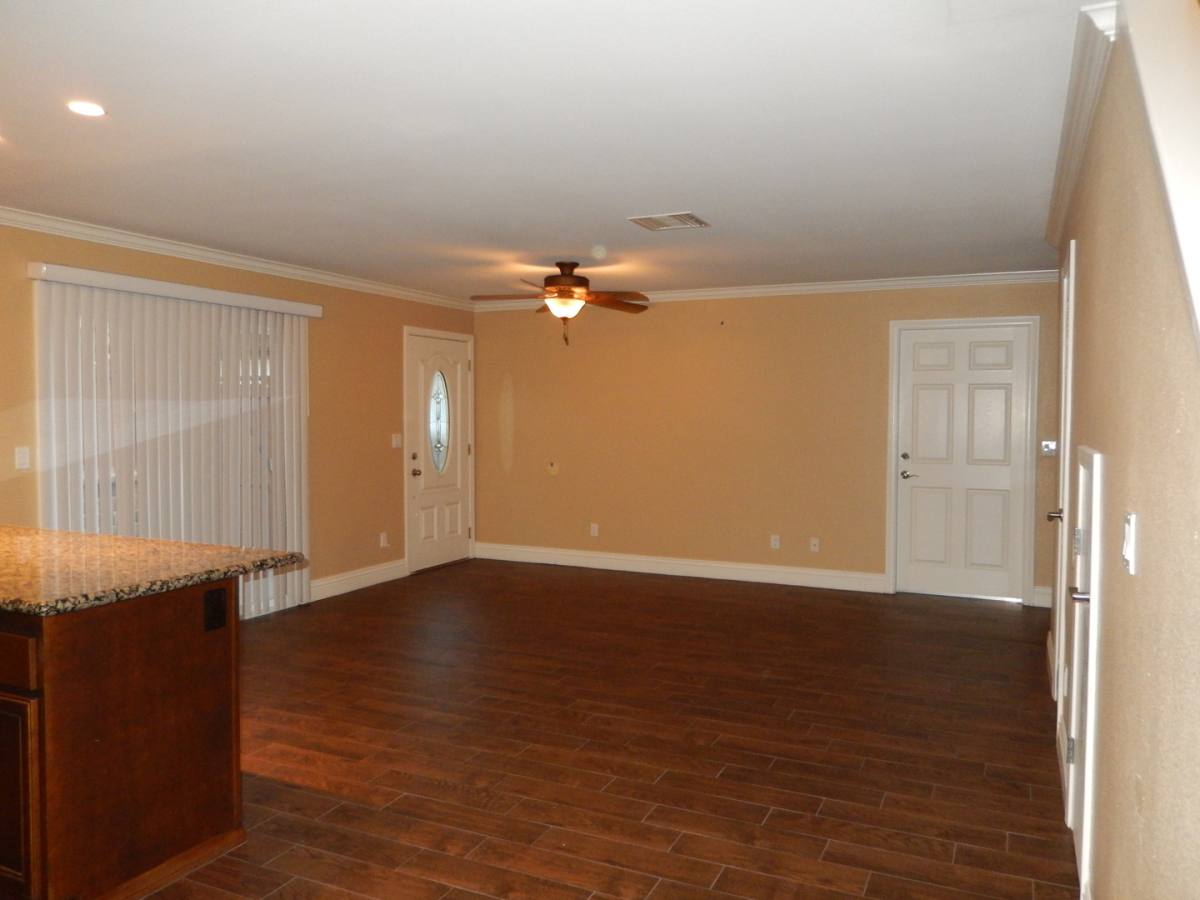 Townhouse for rent at 1133 Persimmon Ave, El Cajon, CA 92021