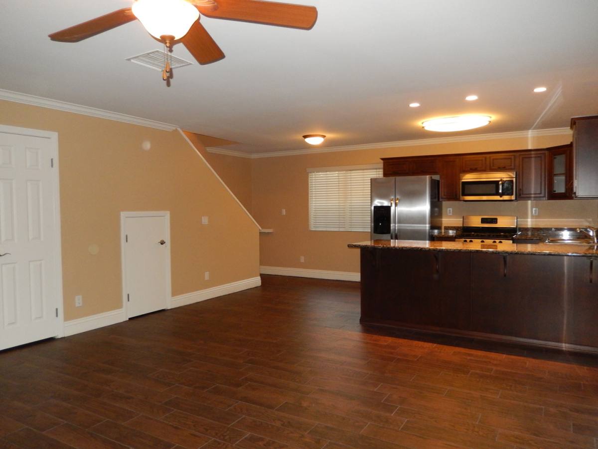 Townhouse for rent at 1133 Persimmon Ave, El Cajon, CA 92021