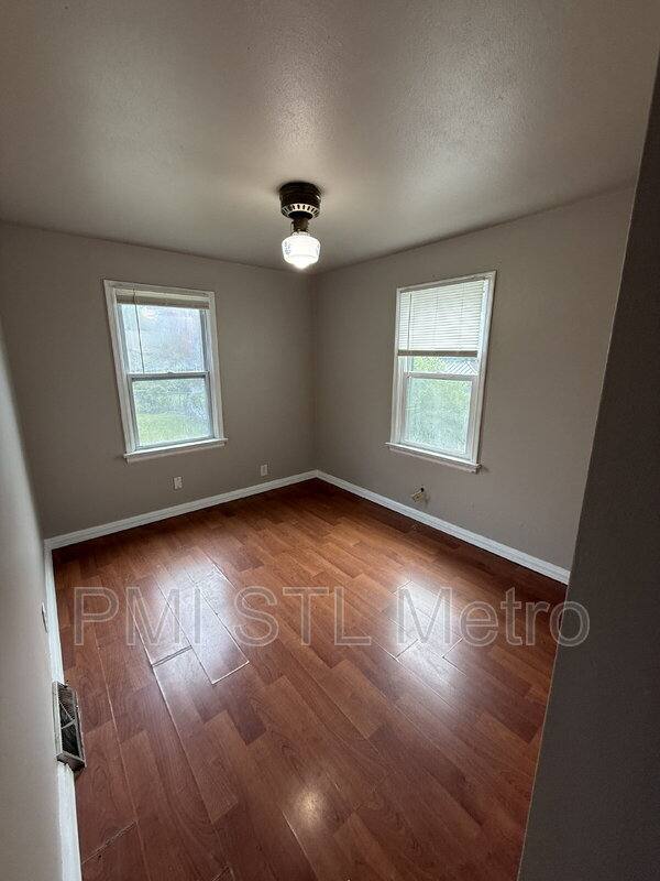 House for rent at 1230 Roxton Dr, Saint Louis, MO 63137