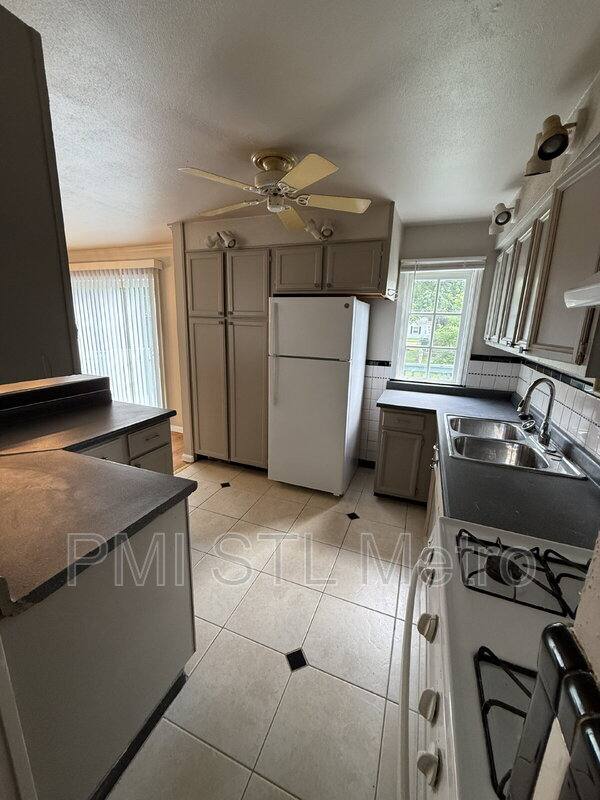 House for rent at 1230 Roxton Dr, Saint Louis, MO 63137