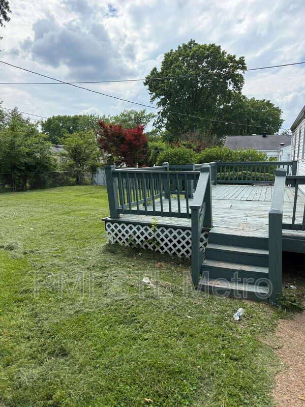 House for rent at 1230 Roxton Dr, Saint Louis, MO 63137